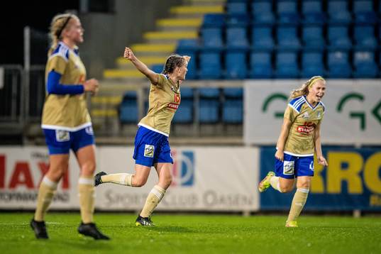 Södra Sandbys Erica Persson Welin jublar