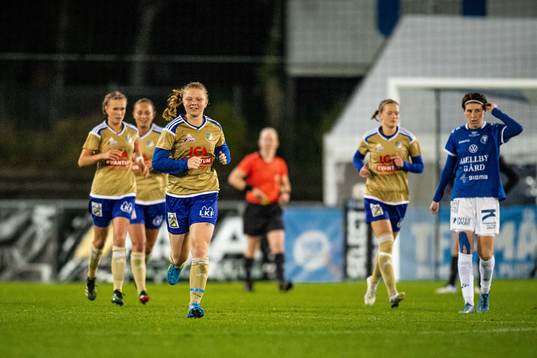 Södra Sandbys Emelie Nilsson jublar
