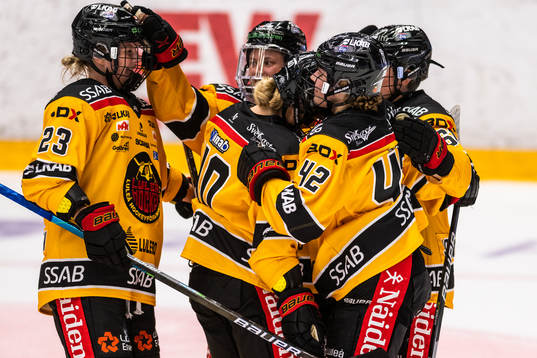 Luleås Viivi Vainikka jublar