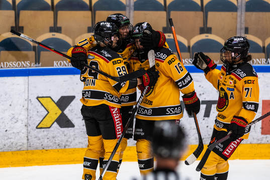 Luleås Emma Nordin jublar