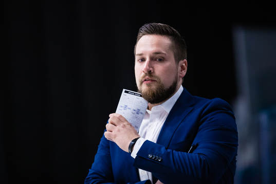 s assisterande tränare Kevin Törnblom