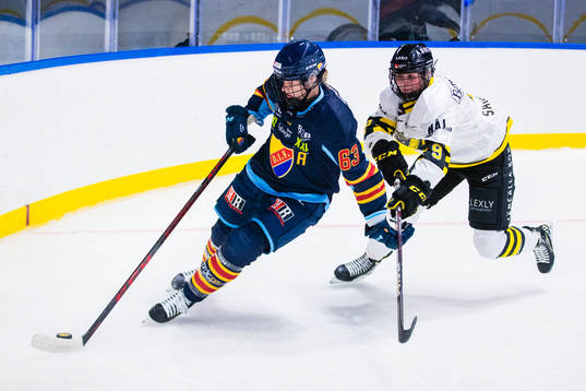 s Rebeka Sadecka nder ishockeymatchen i SDHL mellan