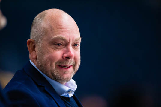 Djurgårdens tränare Rickard Hårdstam ler
