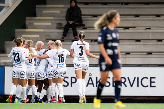 Kalmars spelare jublar