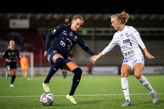 FC Rosengårds Ria Noora Minerva Öling och Kalmars Maja