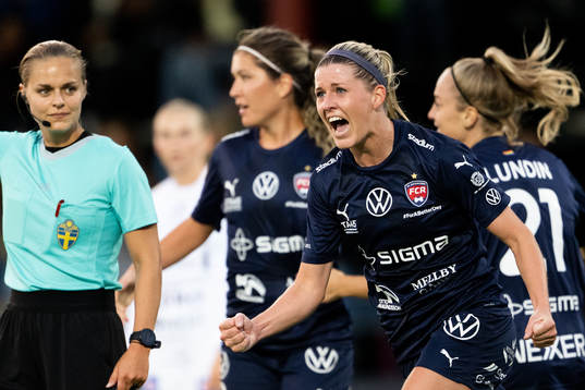 FC Rosengårds Olivia Schough jublar