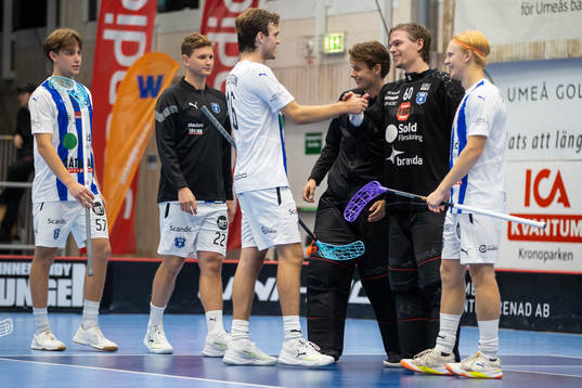Helsingborgs målvakt Jonathan Edling jublar