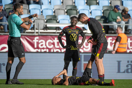 Östersunds Erick Brendon Pinheiro da Silva har ont