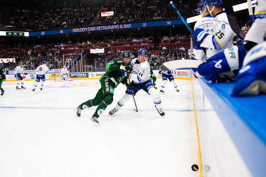 Färjestads Victor Ejdsell och Leksands Carter Ashton