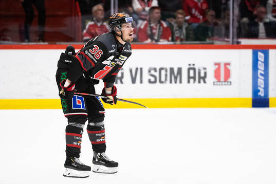 Örebros Emil Larsson deppar