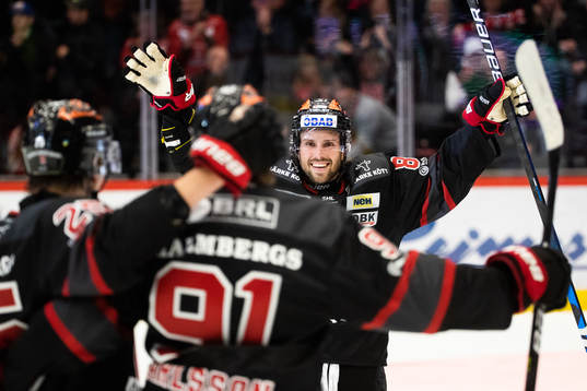 Örebros Mathias Bromé jublar