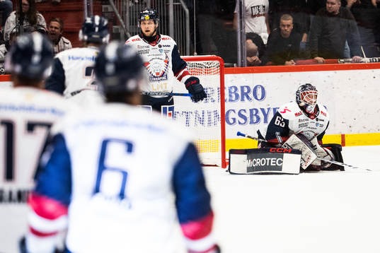Linköpings målvakt Marcus Högberg deppar
