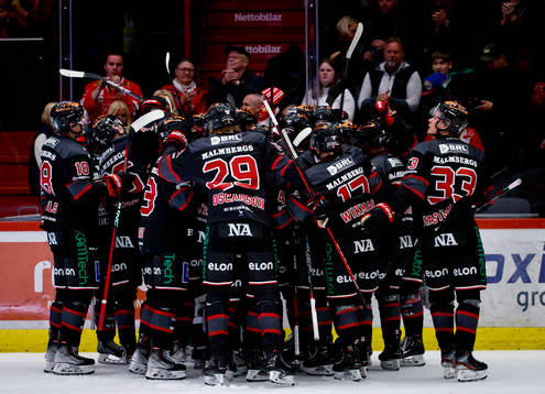 Örebros Robert Leino jublar