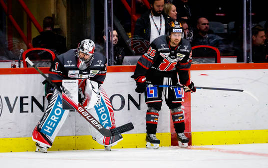 Örebros målvakt Jhonas Enroth och Mathias Bromé