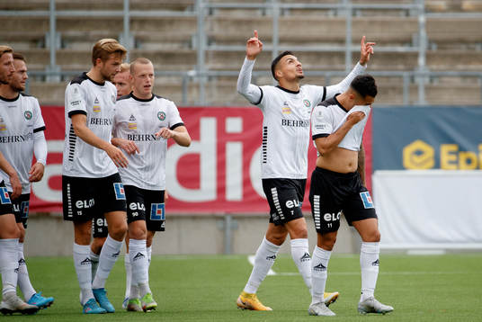 Örebros Ahmed Yasin jublar vid 2-0 målet