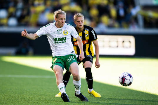 Hammarbys Gustav Ludwigson och Häckens Tomas Olai Totland