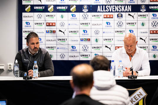 Hammarbys tränare Marti Cifuentes och Häckens tränare