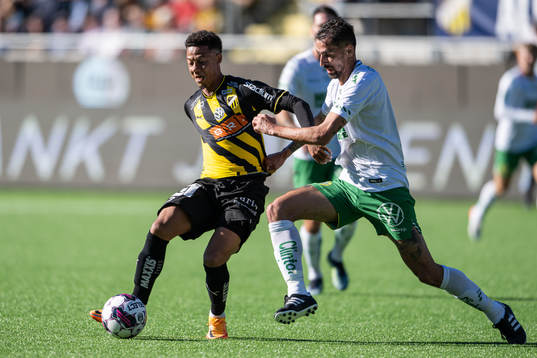 Häckens Tobias Sana och Hammarbys Loret Sadiku