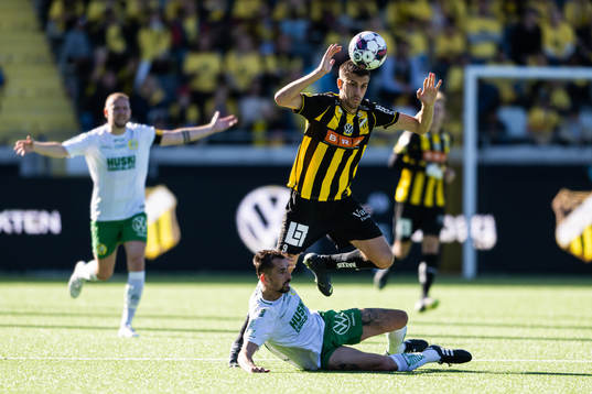 Häckens Alexander Jeremejeff och Hammarbys Loret Sadiku