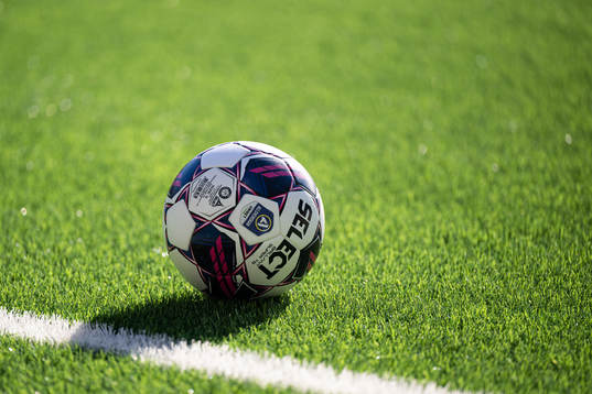 Matchboll på konstgräset