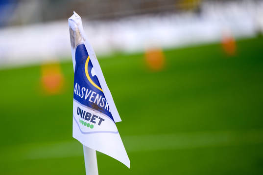 Hörnflagga med UNIBET före fotbollsmatchen i Allsvenskan