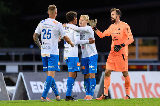 Värnamos spelare jublar
