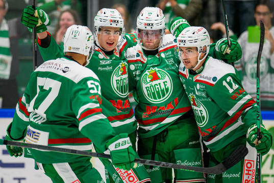 Rögles spelare jublar