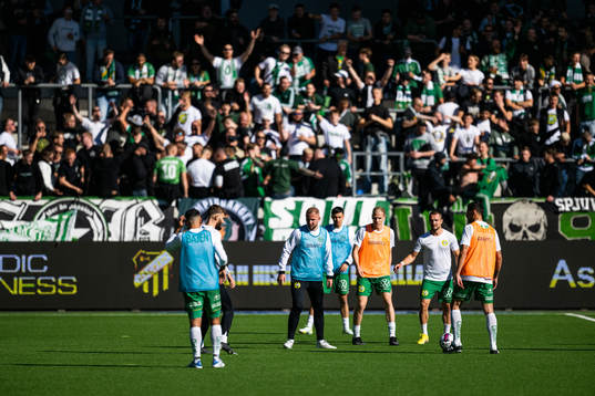 Hammarbys spelare värmer upp