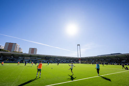 Hammarbys spelare värmer upp