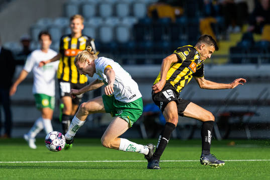 Hammarbys Gustav Ludwigson och Häckens Alexander Jeremejeff