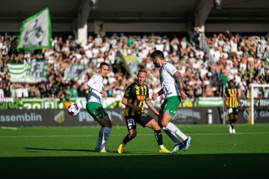 Hammarbys Abdelrahman Saidi och Häckens Mikkel Rygaard