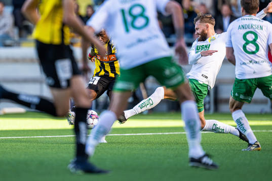 Häckens Ibrahim Sadiq och Hammarbys Jeppe Andersen