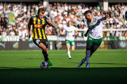 Häckens Oscar Uddenäs och Hammarbys Loret Sadiku