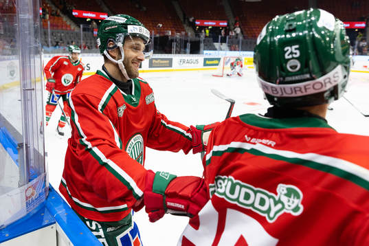 Frölundas Petteri Lindbohm och Pontus Johansson innan