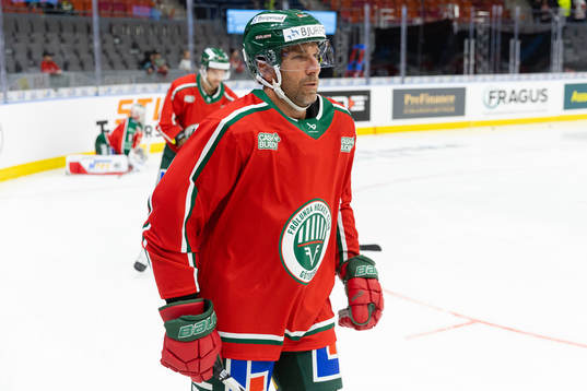 Frölundas Joel Lundqvist innan ishockeymatchen i SHL