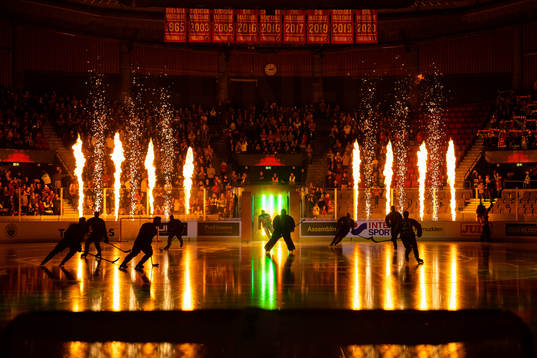 Frölundas intro innan ishockeymatchen i SHL mellan