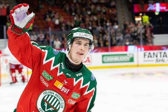 Frölundas Jere Innala jublar