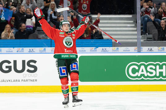 Frölundas Jere Innala jublar