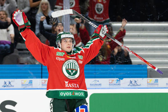 Frölundas Jere Innala jublar