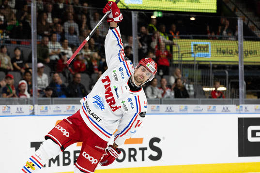 Timrås Emil Pettersson jublar