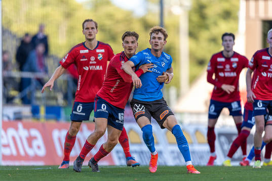 Östers Tatu Varmanen och Halmstads Alexander Johansson