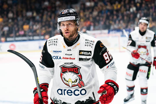 Malmö Redhawks Carl Persson jublar