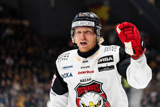 Malmö Redhawks Marcus Sylvegård jublar