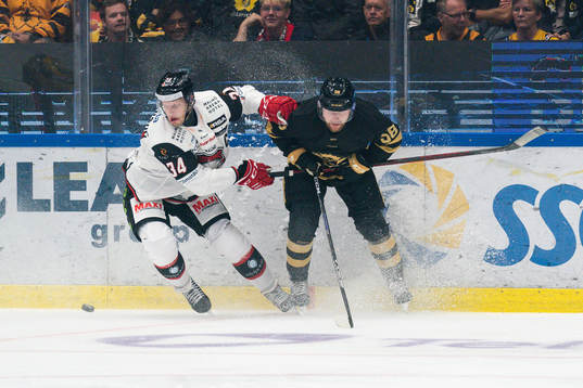 Malmö Redhawks Carl Söderberg och Skellefteås Oskar