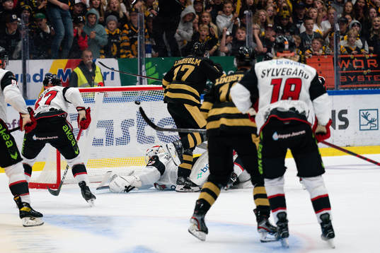 Skellefteås Pär Lindholm jublar