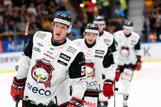 Malmö Redhawks Emil Sylvegård jublar