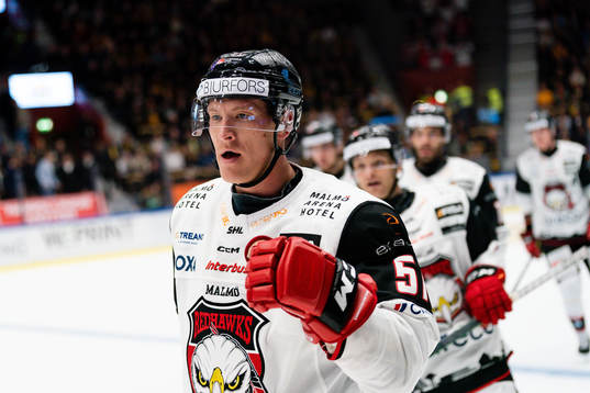 Malmö Redhawks Emil Sylvegård jublar