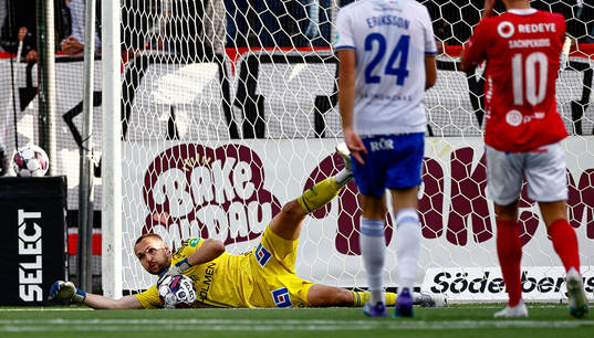 Räddning av IFK Norrköpings målvakt Oscar Jansson