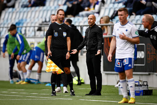 Kalmars tränare Henrik Rydström reagerar