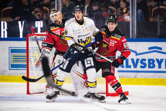 HV71s Joonas Nättinen och Luleås Julius Honka